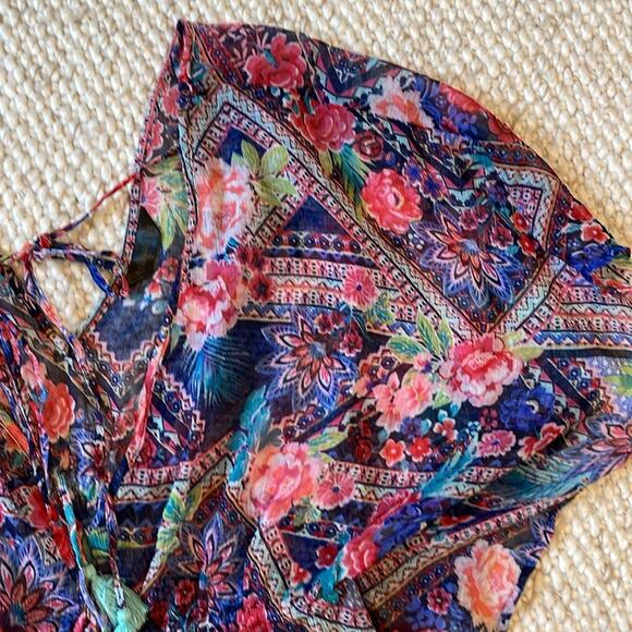Beautiful Floral Cover Up Size Medium - Picture 3 of 5